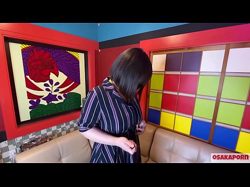 ❤️ جاپاني پياري وڏي سيني سان گڏ جنسي رانديڪن سان مشت زني ڪري ٿي ۽ هڪ orgasm آهي. هوءَ هڪ انٽرويو ۾ پنهنجي ڀوائتي تجربي بابت ڳالهائي ٿي. وڏيون چوڙيون ۽ وارن واري بلت زور سان روئي رهي آهي. اوساڪاپورن ❤️  ️❤