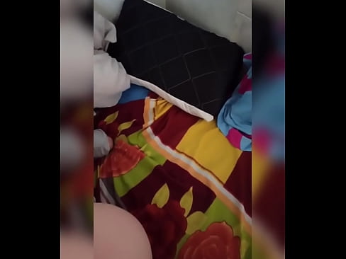 ❤️ منهنجي روم ميٽ گهر ۾ اڪيلي رهي ٿي ڇاڪاڻ ته هن جو مڙس موڪلن تي وڃي ٿو ۽ مان موقعو وٺان ٿو ته هن کي چوسان ۽ هن جي گدا کي کير سان ڀريان. ❤️  ️❤
